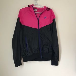 RETRO NIKE WINDBREAKER